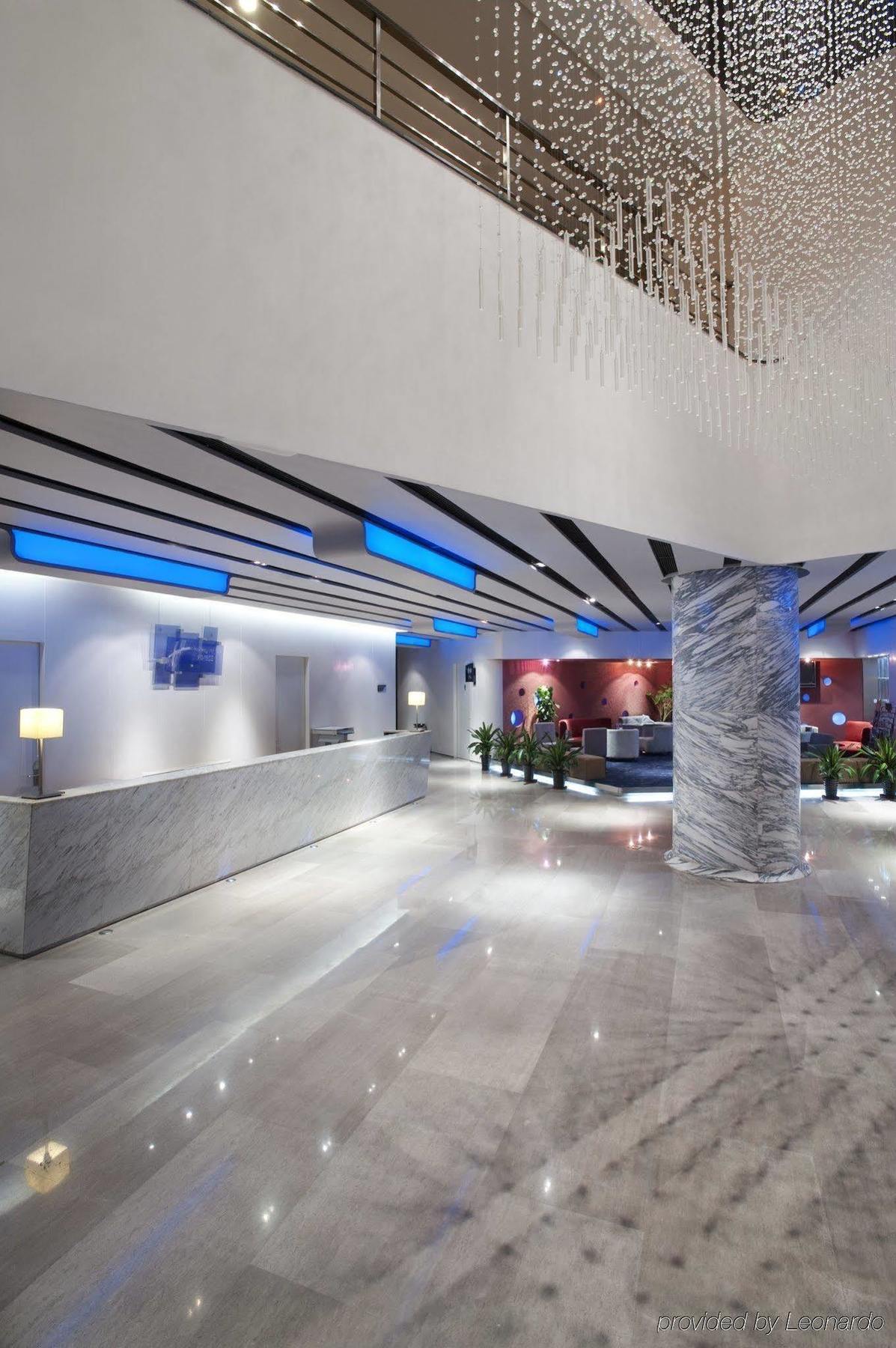 Holiday Inn Express Tianjin Binhai Exterior foto